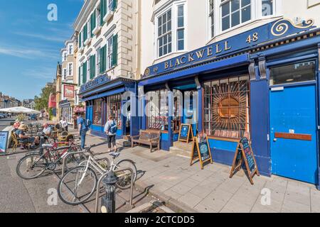 OXFORD CITY ENGLAND BLACKWELLS BUCHLADEN IN BROAD STREET Stockfoto