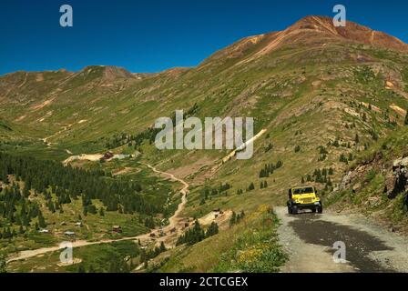 Jeep auf alpinen Schleife oben Animas Forks Ghost Town, San Juan Mountains, Colorado, USA Stockfoto