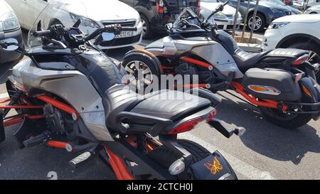 Bordeaux , Aquitaine / Frankreich - 09 20 2020 : Can-am Spyder F3 BRP zwei Trike in der Stadt Straße geparkt Stockfoto