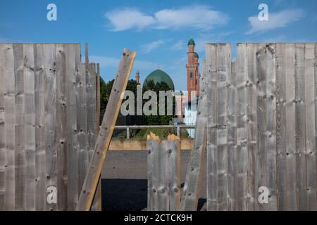 Bradford Park Avenue Cricket Ground Ansicht der Al-Jamia Suffa-Tul-Islam Grand Mosque (Bradford Grand Mosque) Horton Park Ave, Bradford BD5 0LD Stockfoto