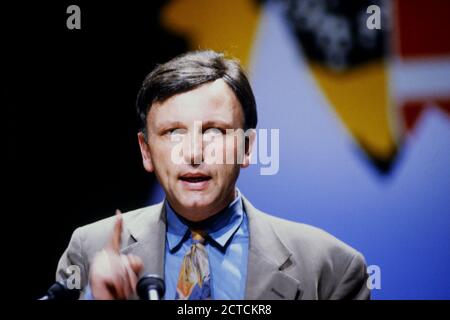 Antoine Waechter nimmt am Nationalkongress der Ecology Party Les Verts, Chambéry, Savoie, Frankreich, 1994 Teil Stockfoto