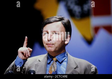 Antoine Waechter nimmt am Nationalkongress der Ecology Party Les Verts, Chambéry, Savoie, Frankreich, 1994 Teil Stockfoto