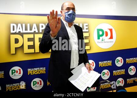 Rom, Italien. September 2020. Die Sekretärin der italienischen Demokratischen Partei Nicola Zingaretti bei einer Pressekonferenz kurz nach den Ergebnissen der letzten Regional- und Kommunalwahlen. Rom (Italien), 22. September 2020 Foto Samantha Zucchi Insidefoto Kredit: Insidefoto srl/Alamy Live News Stockfoto