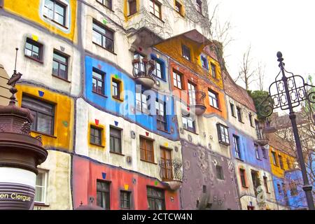 WIEN, ÖSTERREICH - 30. DEZEMBER 2007: Hundertwasserhaus oder Hundertwasserhaus Stockfoto