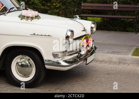 Old Soviet GAZ-21 Wolga Auto auf dem Festival der Retro Autos Stockfoto