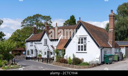 The Crown Public House, Newbury Road, Kingsclere, Hampshire, England, Großbritannien Stockfoto