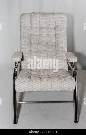 Alte schäbige Stühle, Möbel binden, alte Möbel. Stockfoto