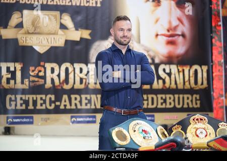 Dominic Bösel bei der Pressekonferenz Deutsche Meisterschaft im Schwestegewicht in Der Veranstaltungsstätte Johanniskirche in Magdeburg,22.9.2020 Stockfoto