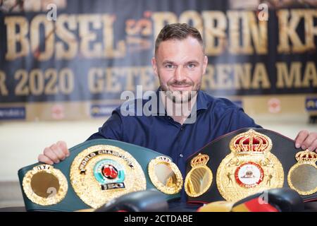 Dominic Bösel bei der Pressekonferenz Deutsche Meisterschaft im Schwestegewicht in Der Veranstaltungsstätte Johanniskirche in Magdeburg,22.9.2020 Stockfoto