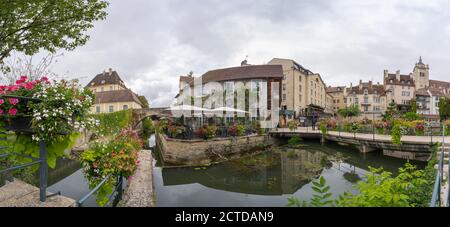 Dole, Frankreich - 08 31 2020: Blick auf den Gerberkanal Stockfoto