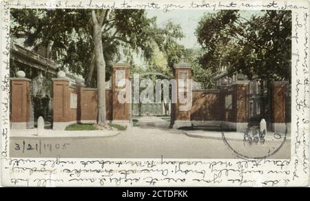 Johnston Gate, Harvard University, Cambridge, Mass., Standbild, Postkarten, 1898 - 1931 Stockfoto