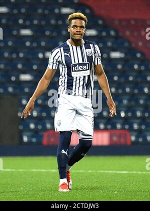 West Bromwich Albions Grady Diangana erscheint frustriert, nachdem Brentford-Torhüter David Raya Martin (nicht abgebildet) seinen Schuss im Elfmeterschießen während des Carabao Cup-Spiels in den Hawthorns, West Bromwich, rettet. Stockfoto