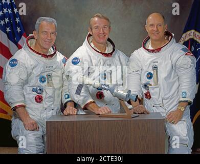 (Januar 1974) - - - Diese drei NASA-Astronauten sind die Vereinigten Staaten für die Flugbesatzung 1975 Apollo-Soyuz Test Projekt (Astp) Mission. Die Mitglieder der Besatzung für die gemeinsame Usa - Sowjetunion Raumfahrt sind, nach rechts, Donald K. Slayton, Docking Modul pilot Links; Vance D. Marke, Befehl Modul Pilot; und Thomas P. Stafford, Commander. Stockfoto