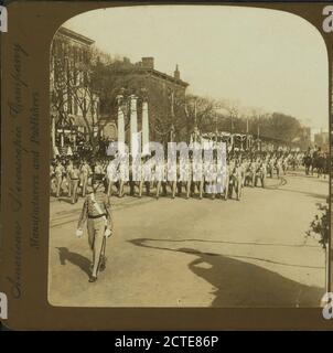 West Point Cadets vorbei Überprüfung Stand, Einweihung Parade, Washington, D.C., American Stereoscopic Company, Roosevelt, Theodore, 1858-1919, 1905, Washington (D.C.), Vereinigte Staaten Stockfoto