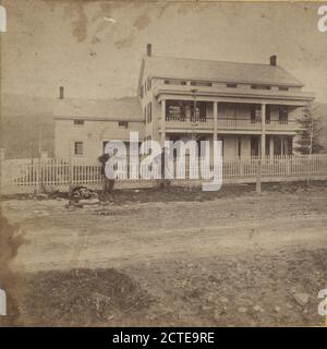 Pension an den Haines Falls -- Chas. Haines, Eigentümer., Robinson, J. N., Zäune, Feldwege, Wohnhäuser, Gäste, New York (Staat), Catskill Mountains (N.Y Stockfoto