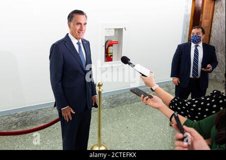 Washington, Usa. September 2020. US-Senator Mitt Romney (R-UT) sah, wie er mit der Presse sprach. Kredit: SOPA Images Limited/Alamy Live Nachrichten Stockfoto