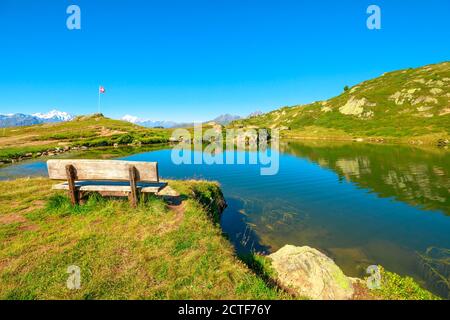see auf dem Gipfel des Großen Aletschgletschers, der größte Gletscher der Alpen und UNESCO-Weltkulturerbe vom Aussichtspunkt Moosfluh im Kanton Wallis, Schweiz Stockfoto