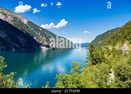 Schöne Aussicht auf Achensee, Achensee. Pertisau, Karwendelalpen in Tirol, Tirol, Österreich. Stockfoto