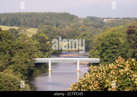 Deepdale Steg und Rohrbrücke oder Aquädukt über den Fluss Tees in Barnard Castle, Co. Durham, England, Großbritannien Stockfoto