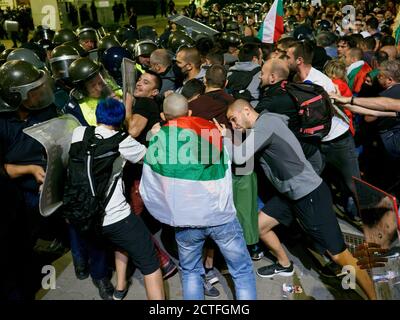 Sofia, Bulgarien. September 2020, 22. Zusammenstoß zwischen Polizei und Demonstranten am Unabhängigkeitstag. Die Situation eskalierte, nachdem die Demonstranten nicht zugelassen wurden Stockfoto