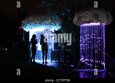 Das Beijing International Light Festival 2020 ist ein gemeinsam lebendes Licht im Freien Immersive Experience Ausstellung eröffnet am Donnerstag in Peking Yuyuantan Pa Stockfoto