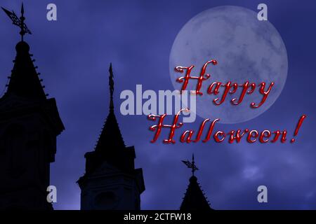 Halloween-Gruß, Text auf dem Hintergrund der Silhouette eines gotischen Burgturms, wolkigen Nachthimmel und Vollmond. Grußkarte, Poster oder Banner Stockfoto