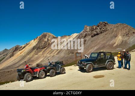 Jeep, atv's am Engineer Pass auf Alpine Loop, San Juan Mountains, Colorado, USA Stockfoto