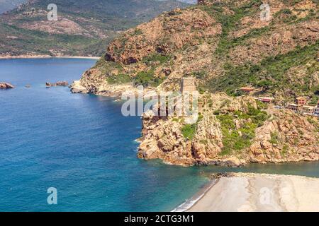 Die Stadt Porto und die Buchten von Piana (Calanques de Piana) auf Korsika, Frankreich Stockfoto