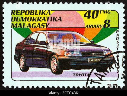 MADAGASKAR - UM 1993: Eine in Madagaskar gedruckte Marke aus der 'Automobiles'-Ausgabe zeigt Toyota, um 1993. Stockfoto