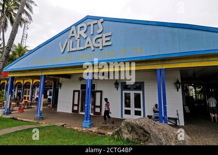 Das Arts Village und die Einkaufspassage im Pacific Harbour Village auf Viti Levu, einer der zwei größeren Inseln von Fidschi, einem Archipel von mehr als 300 Stockfoto