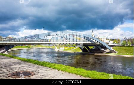 27. April 2018 Vilnius, Litauen, Viliya River in Vilnius. Stockfoto