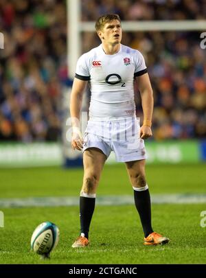 OWEN FARRELL STARTET EINE STRAFE SCHOTTLAND gegen ENGLAND SECHS NATIONEN MEISTERSCHAFT - MURRAYFIELD Copyright Picture : Mark Pain / Alamy 08/2/2014 Stockfoto