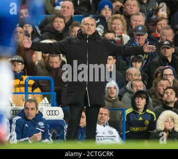 Ein FRUSTRIERTER JOSE MOURINHO Chelsea gegen Crystal Palace Premier League - Stamford Bridge Copyright Picture : Mark Pain /12/2013 Stockfoto