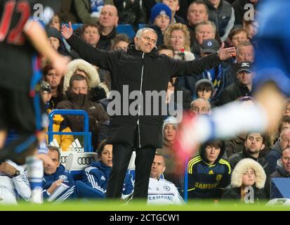 Ein FRUSTRIERTER JOSE MOURINHO Chelsea gegen Crystal Palace Premier League - Stamford Bridge Copyright Picture : © Mark Pain /12/2013 Stockfoto