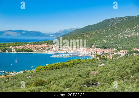 Panoramablick auf die Stadt Cres auf der Insel Cres in Kroatien Stockfoto