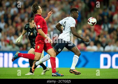 DANNY WELBECK ZIEHT SICH DURCH, UM SEIN ERSTES TOR ZU SCHIESSEN. ENGLAND gegen MOLDAWIEN Copyright Bild : Mark Pain / ALAMY BILDNACHWEIS : © MA Stockfoto