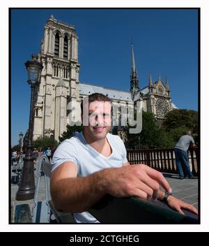 LIONS UND DER WALISISCHE RUGBY-SPIELER JAMIE ROBERTS GENIESSEN DAS LEBEN UND SPIELEN IN PARIS. BILDNACHWEIS : © MARK PAIN / ALAMY STOCK FOTO Stockfoto