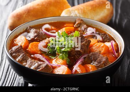 Bo Kho Rezept dieser vietnamesische Rindfleisch Eintopf hat alle die Aromen eines traditionellen Rindereintopf mit zusätzlichen Aromaten aus Zitronengras und Sternanis Closeu Stockfoto