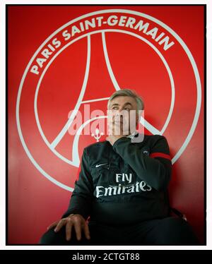 CARLO ANCELOTTI - MANAGER DES FRANZÖSISCHEN CLUB PARIS SAINT-GERMAIN - FOTOGRAFIERT AUF DEM TRAININGSGELÄNDE DES TEAMS IN PARIS. BILDNACHWEIS: © MARK PAIN / ALAMY Stockfoto