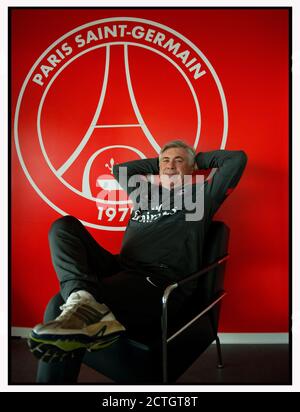 CARLO ANCELOTTI - MANAGER DES FRANZÖSISCHEN CLUB PARIS SAINT-GERMAIN - FOTOGRAFIERT AUF DEM TRAININGSGELÄNDE DES TEAMS IN PARIS. BILDNACHWEIS: © MARK PAIN / ALAMY Stockfoto