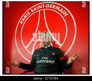 CARLO ANCELOTTI - MANAGER DES FRANZÖSISCHEN CLUB PARIS SAINT-GERMAIN - FOTOGRAFIERT AUF DEM TRAININGSGELÄNDE DES TEAMS IN PARIS. BILDNACHWEIS: © MARK PAIN / ALAMY Stockfoto