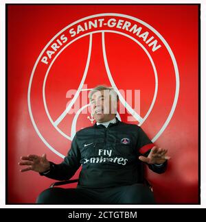 CARLO ANCELOTTI - MANAGER DES FRANZÖSISCHEN CLUB PARIS SAINT-GERMAIN - FOTOGRAFIERT AUF DEM TRAININGSGELÄNDE DES TEAMS IN PARIS. BILDNACHWEIS: © MARK PAIN / ALAMY Stockfoto