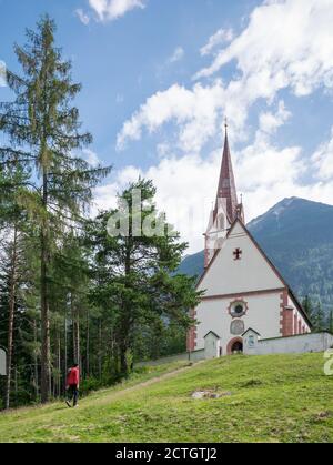 Pestkapelle, auch bekannt als Bichlkirche, in Längenfeld, Tirol, Österreich Stockfoto