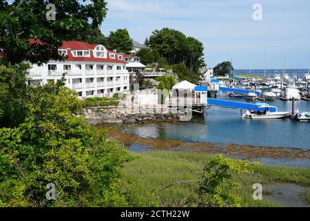 PORTSMOUTH, NH –6 AUG 2020- Blick auf das Wentworth by the Sea, ein historisches Hotel, das von Marriott geführt wird, dem Sitz der Unterzeichnung des Vertrags von Portsmouth, l Stockfoto