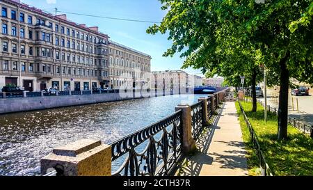 Ufer des Flusses Mojka in Sankt Petersburg, Russland Stockfoto