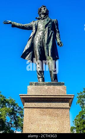 Das Denkmal dem großen russischen Dichter Alexander Puschkin auf dem Platz der Künste. St. Petersburg, Russland Stockfoto