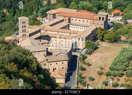 Subiaco, Italien - Santa Scolastica ist eines der 12 Klöster, das von Benedikt von Nursia in Subiaco gegründet wurde und das älteste Benediktinerkloster der Welt ist Stockfoto