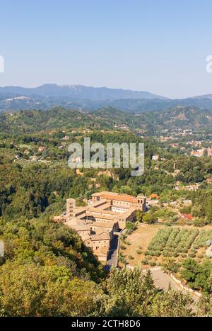 Subiaco, Italien - Santa Scolastica ist eines der 12 Klöster, das von Benedikt von Nursia in Subiaco gegründet wurde und das älteste Benediktinerkloster der Welt ist Stockfoto