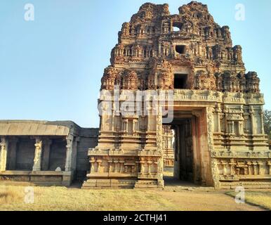 Achyutaraya Tempel Ruinen Tor, Hampi, Karnataka, Indien. Alte, heilige archäologische Stätte in Hampi, Indien Stockfoto
