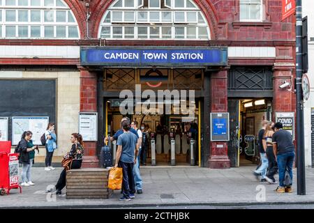 U-Bahn-Station Camden Town in der Camden High Street, London, Großbritannien Stockfoto